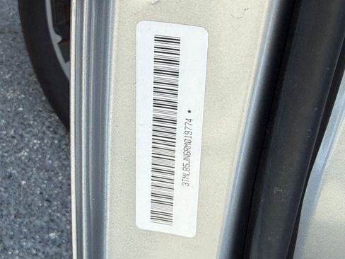 Used 2024 Toyota Tacoma TRD Off-Road image 9