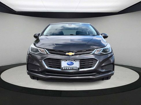 Used 2017 Chevrolet Cruze LT w/ Convenience Package FWD image 3