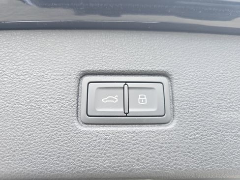 Used 2025 Audi Q7 3.0T Prestige w/ Prestige Package image 13