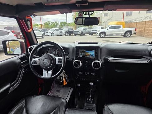 Used 2015 Jeep Wrangler Unlimited Rubicon image 7