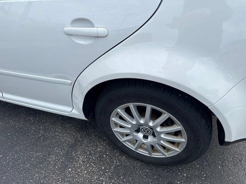 Used 2005 Volkswagen Golf GLS FWD image 13