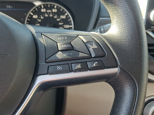 Used 2025 Nissan Altima 2.5 SV FWD image 21