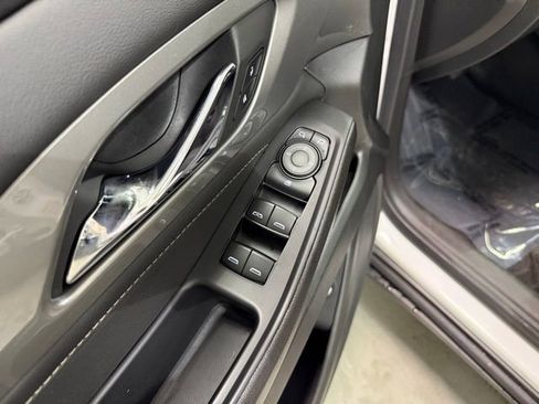 Certified 2023 Chevrolet Traverse LT image 12