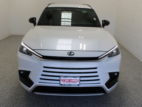 Used 2026 Lexus TX 500h AWD w/ Technology Package image 3