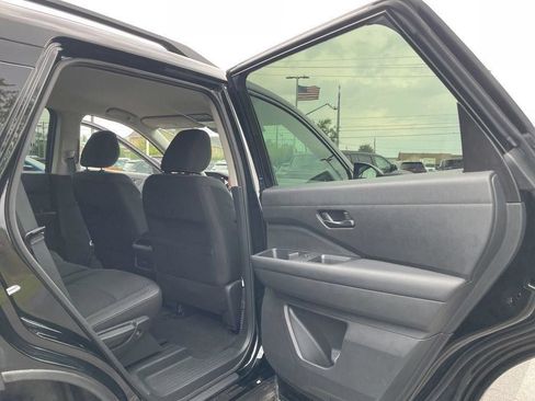 Used 2025 Nissan Pathfinder SV AWD/4WD image 36