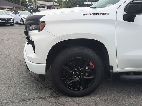 Used 2024 Chevrolet Silverado 1500 RST w/ Redline Edition AWD/4WD image 10