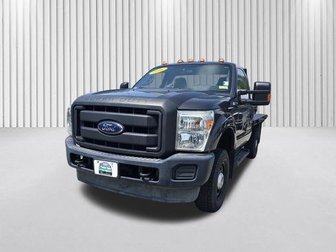 Used 2016 Ford F250 XL w/ Power Equipment Group AWD/4WD image 2