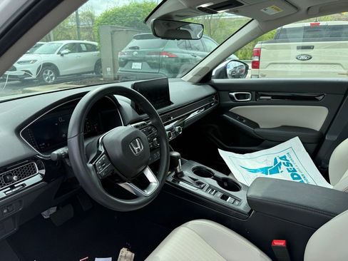 Used 2024 Honda Civic Touring image 7