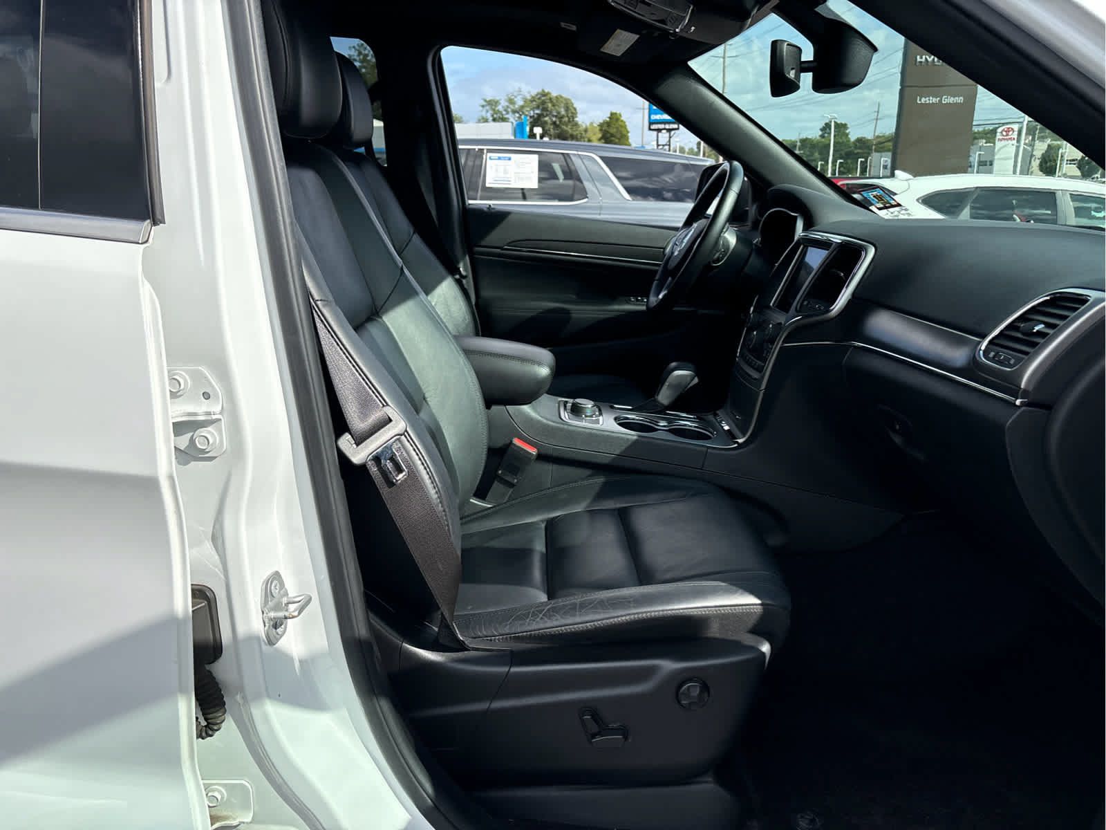 Used 2018 Jeep Grand Cherokee Limited AWD/4WD image 25