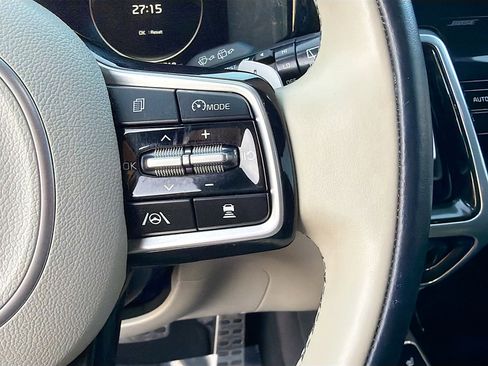 Used 2022 Kia Sorento SX Prestige w/ Panoramic Sunroof Package image 39