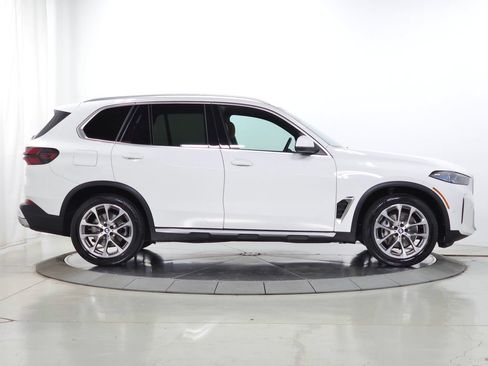 Used 2024 BMW X5 xDrive40i w/ Premium Package AWD/4WD image 11