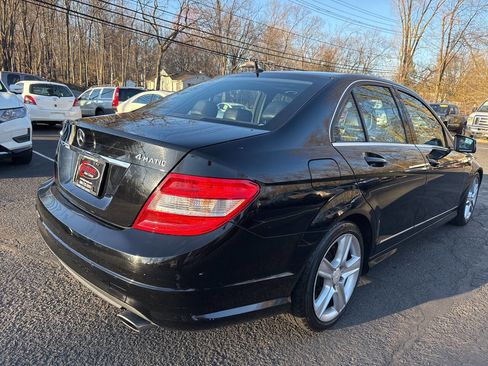 Used 2011 Mercedes-Benz C 300 4MATIC Sedan image 4
