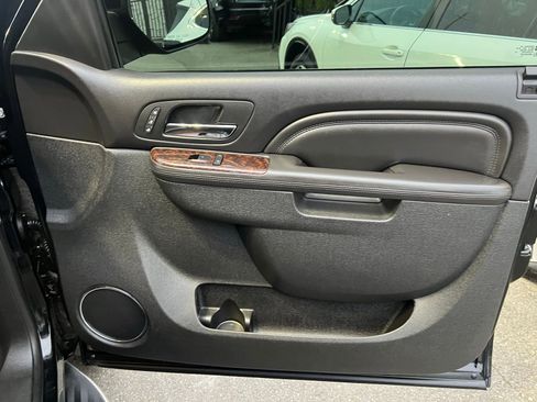 Used 2014 GMC Yukon Denali image 34