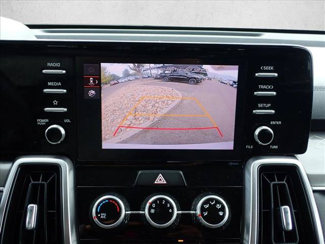 Used 2023 Kia Sorento LX AWD/4WD image 16