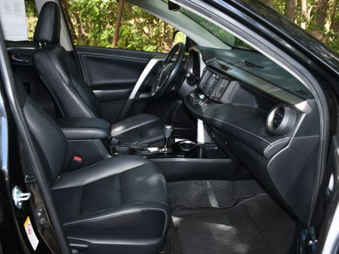 Used 2016 Toyota RAV4 Limited image 22