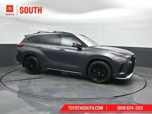 Used 2023 Toyota Highlander XSE AWD/4WD image 1