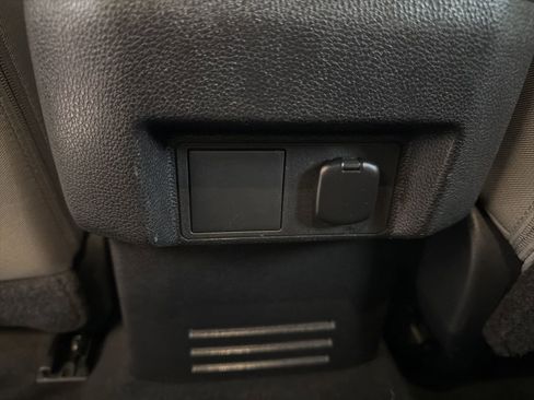 Used 2025 Toyota Tacoma TRD Off-Road image 12