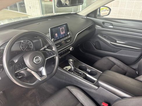 Used 2019 Nissan Altima 2.5 S FWD image 12