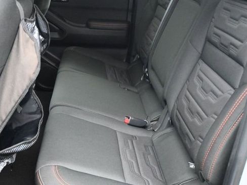 Used 2025 Nissan Frontier PRO-4X AWD/4WD image 22