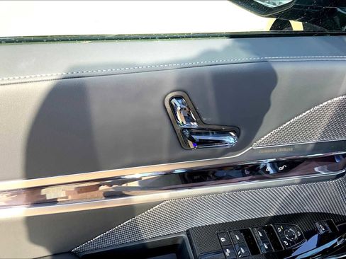 New 2025 BMW 760i xDrive 760i xDrive w/ Luxury Rear Seating Package image 16