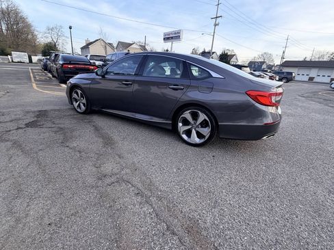 Used 2018 Honda Accord Touring image 14