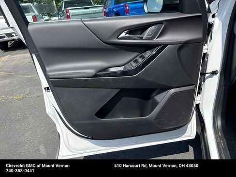 New 2027 Chevrolet Equinox LT FWD image 13