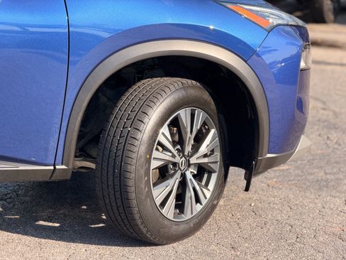 Used 2023 Nissan Rogue SV FWD image 5