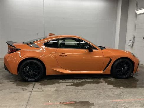 Used 2023 Toyota GR86 10th Anniversary SE image 3