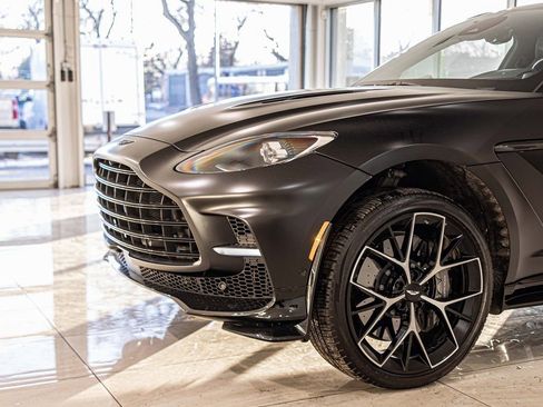 Used 2025 Aston Martin DBX 707 image 4