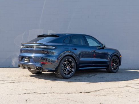 New 2026 Porsche Cayenne GTS image 7