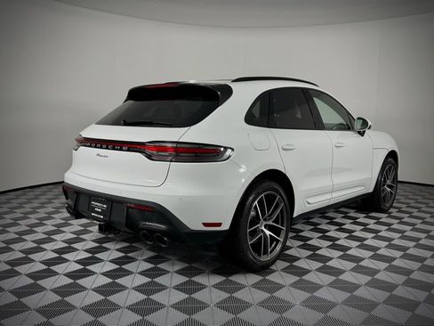 Certified 2024 Porsche Macan image 9