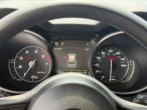 Used 2019 Alfa Romeo Stelvio image 18