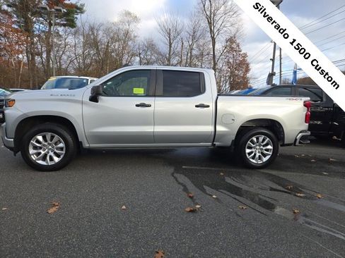 Used 2021 Chevrolet Silverado 1500 Custom image 2