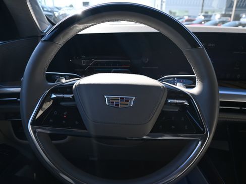 Used 2025 Cadillac Escalade Sport Platinum w/ LPO, ONYX Package image 20