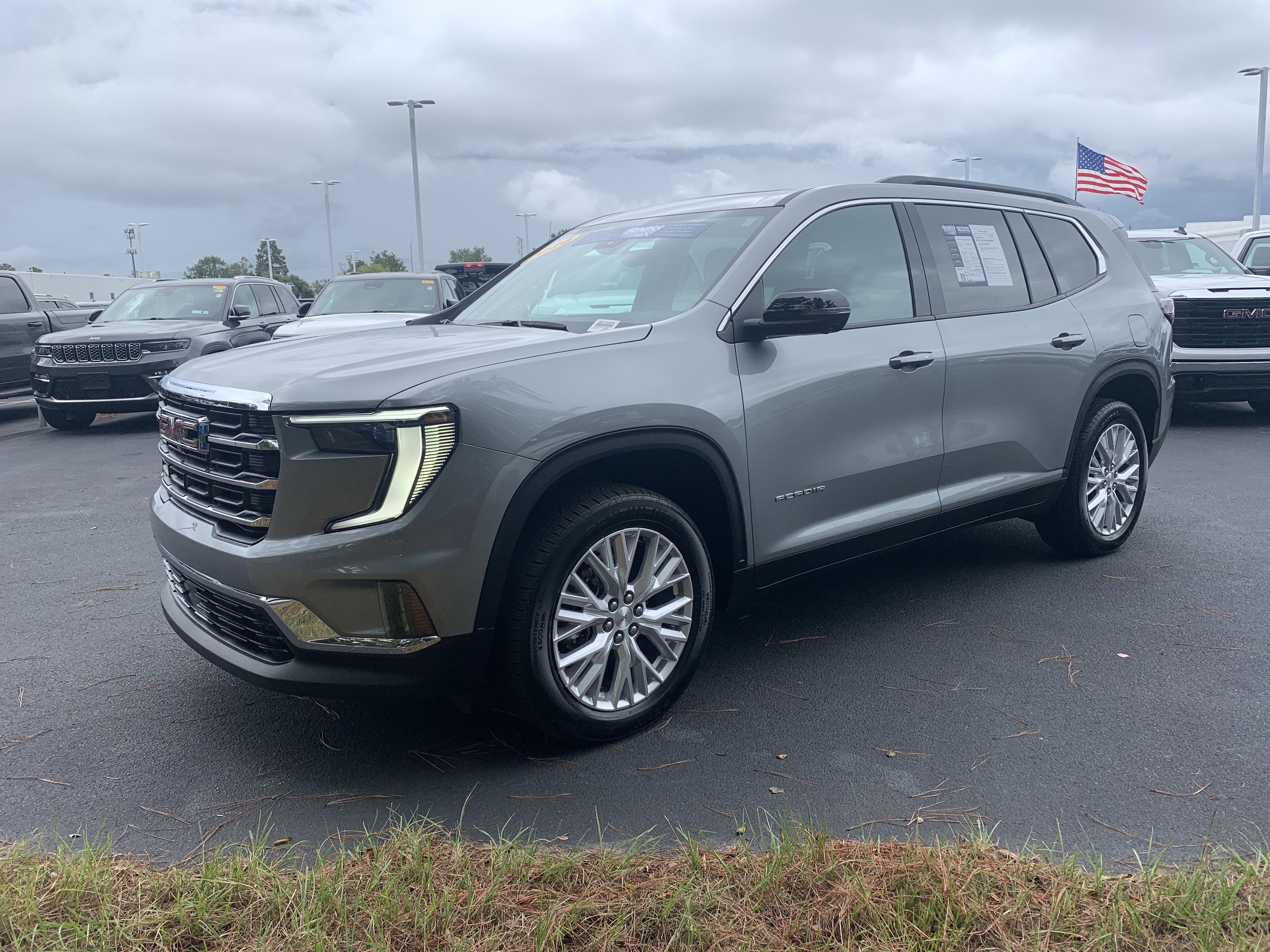 Used 2026 GMC Acadia Elevation w/ Elevation Premium Package FWD image 5