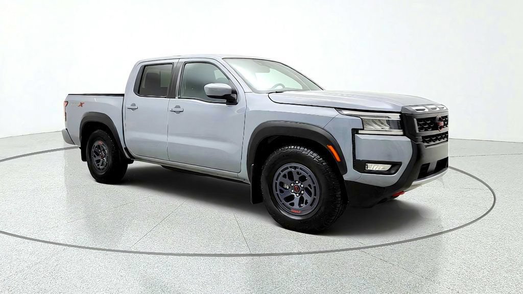 Used 2025 Nissan Frontier Pro-X RWD image 3