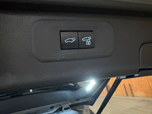 Used 2025 Toyota Grand Highlander AWD Hybrid image 16