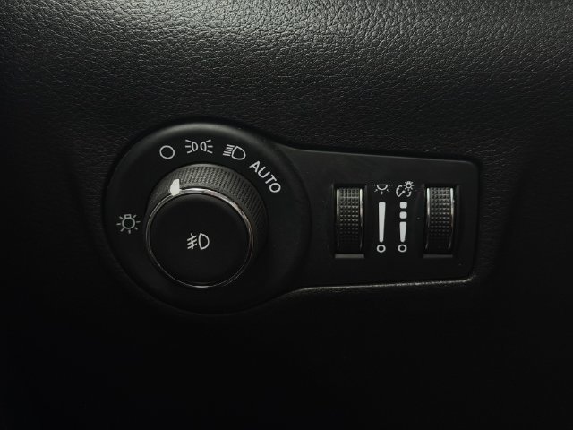 Used 2025 Jeep Compass Limited AWD/4WD image 21