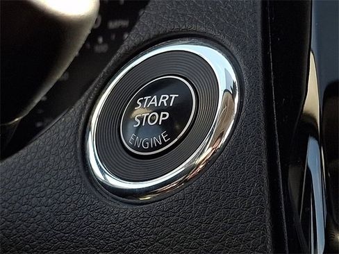 Used 2022 Nissan Rogue Sport SV image 25