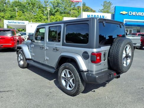 Used 2019 Jeep Wrangler Unlimited Sahara w/ Dual Top Group AWD/4WD image 4
