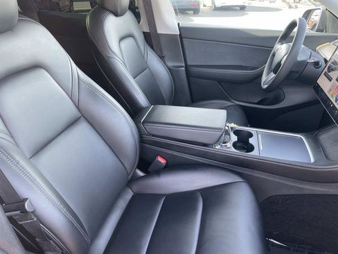 Used 2021 Tesla Model Y Long Range image 29