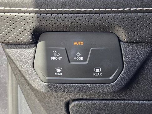 Used 2024 Volkswagen Atlas SEL AWD/4WD image 20