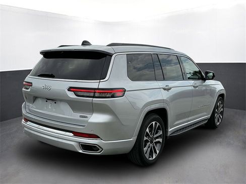 Used 2024 Jeep Grand Cherokee L Overland w/ Luxury Tech Group IV image 6