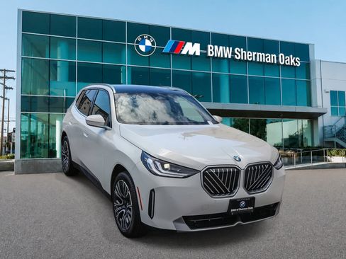 Used 2026 BMW X3 xDrive30i w/ Convenience Package AWD/4WD image 3