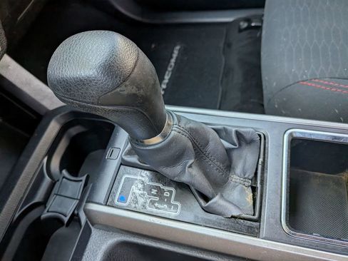 Used 2017 Toyota Tacoma SR5 image 20