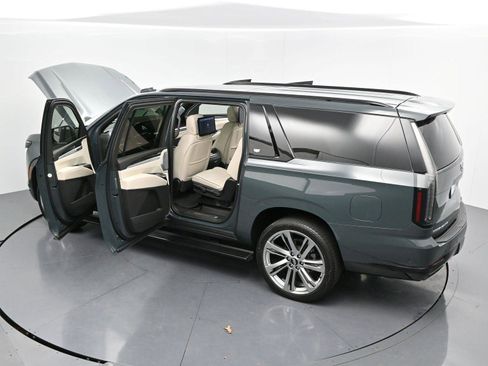 Certified 2026 Cadillac Escalade ESV Sport w/ Touring Package image 44