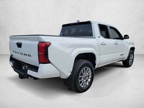 Used 2024 Toyota Tacoma SR5 AWD/4WD image 5