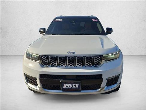 Used 2024 Jeep Grand Cherokee L Summit w/ Luxury Tech Group V AWD/4WD image 2