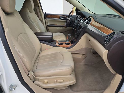 Used 2011 Buick Enclave CXL FWD image 24