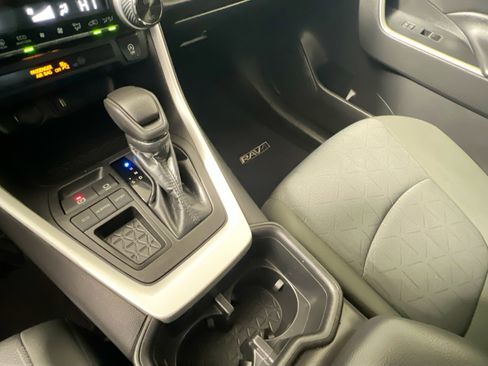 Used 2022 Toyota RAV4 XLE w/ Convenience Package image 26
